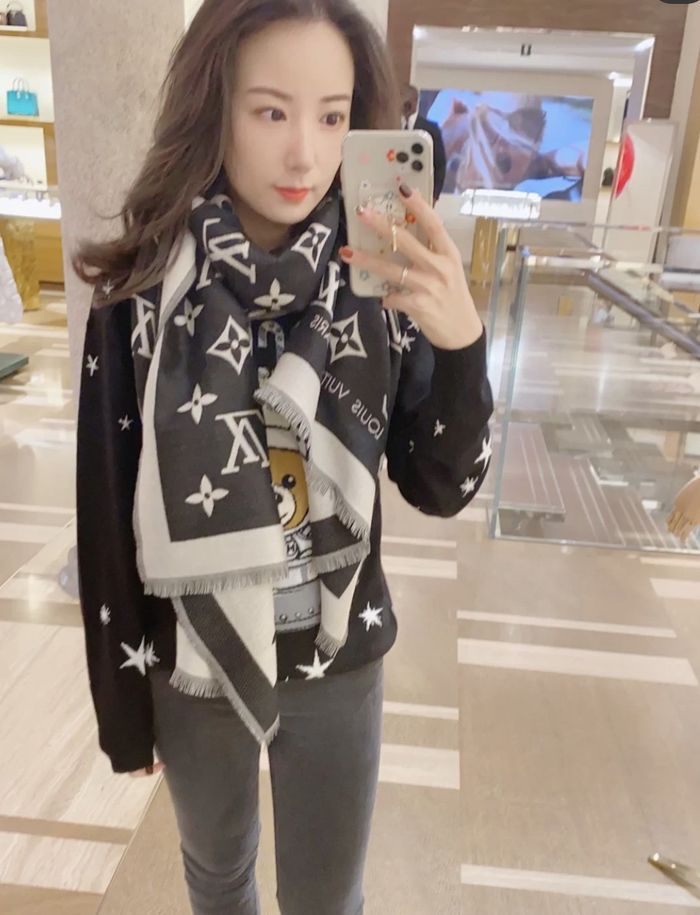 Louis Vuitton Scarf LV00063